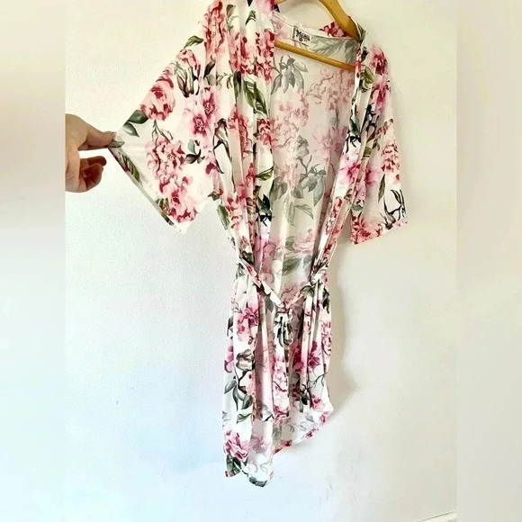 Show Me‎ Your MuMu Garden of Blooms White Floral Short Belted Brie Robe One Size - Picture 3 of 8